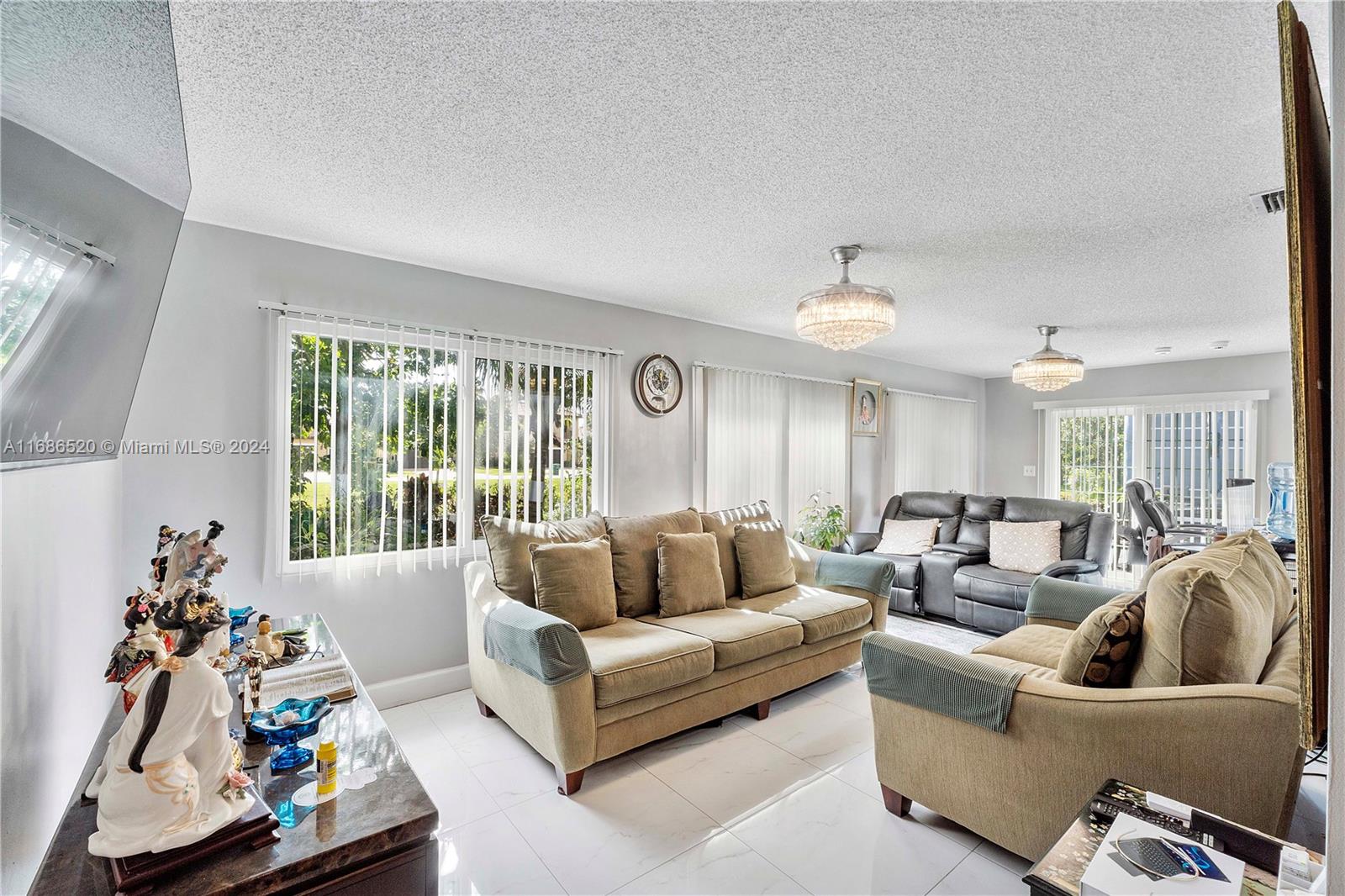 5206 NW 49th Ave