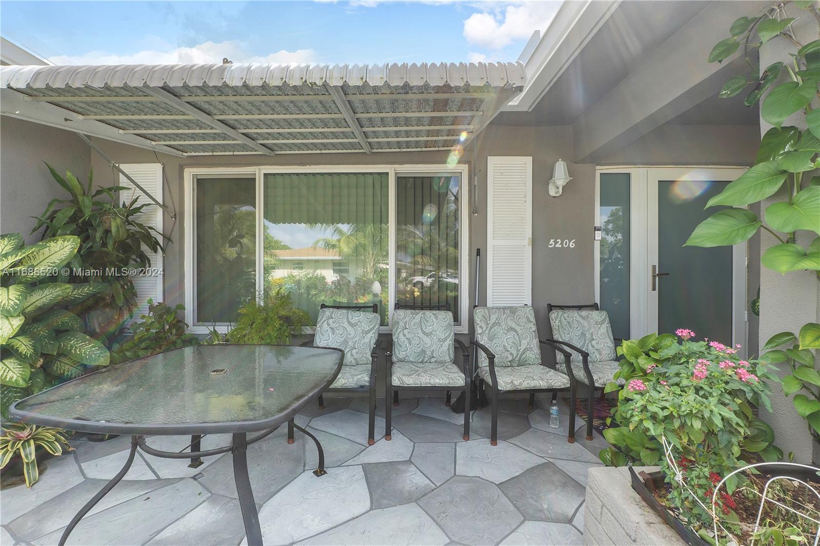 5206 NW 49th Ave