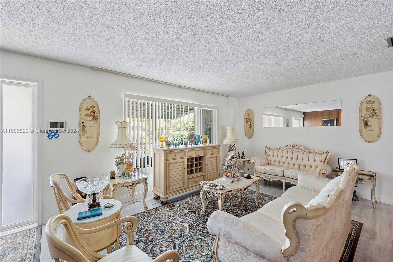 5206 NW 49th Ave