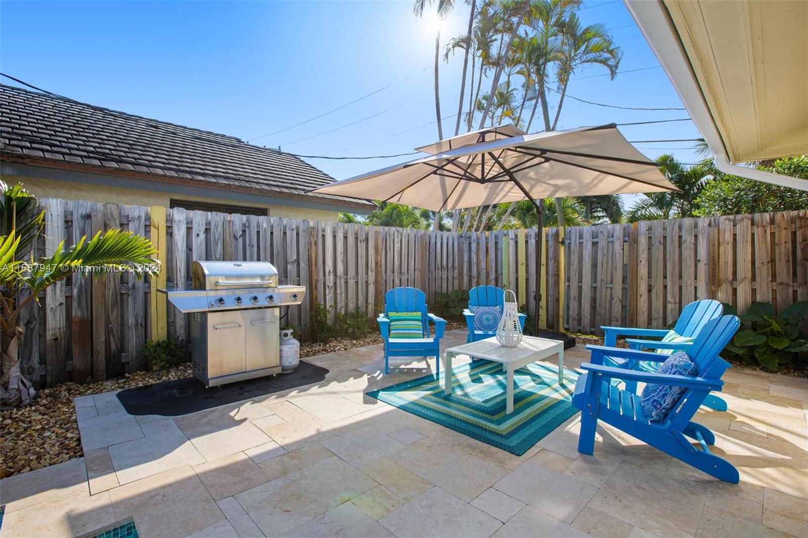 290 Tropic Dr