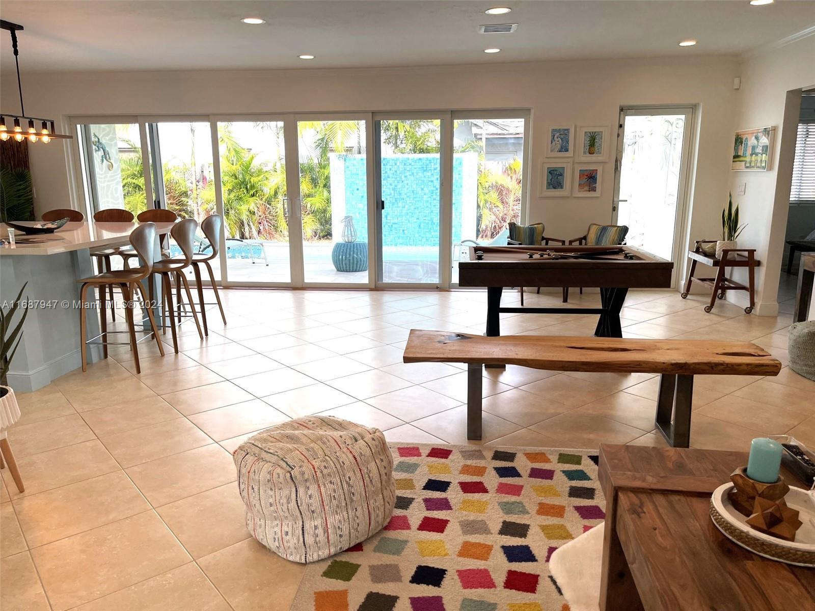 290 Tropic Dr