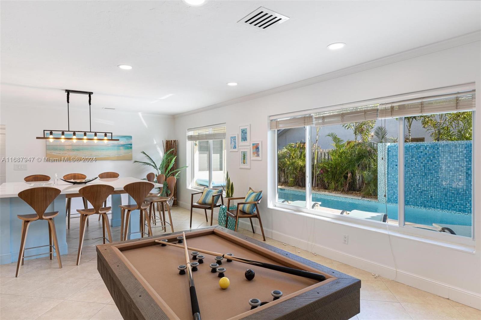 290 Tropic Dr