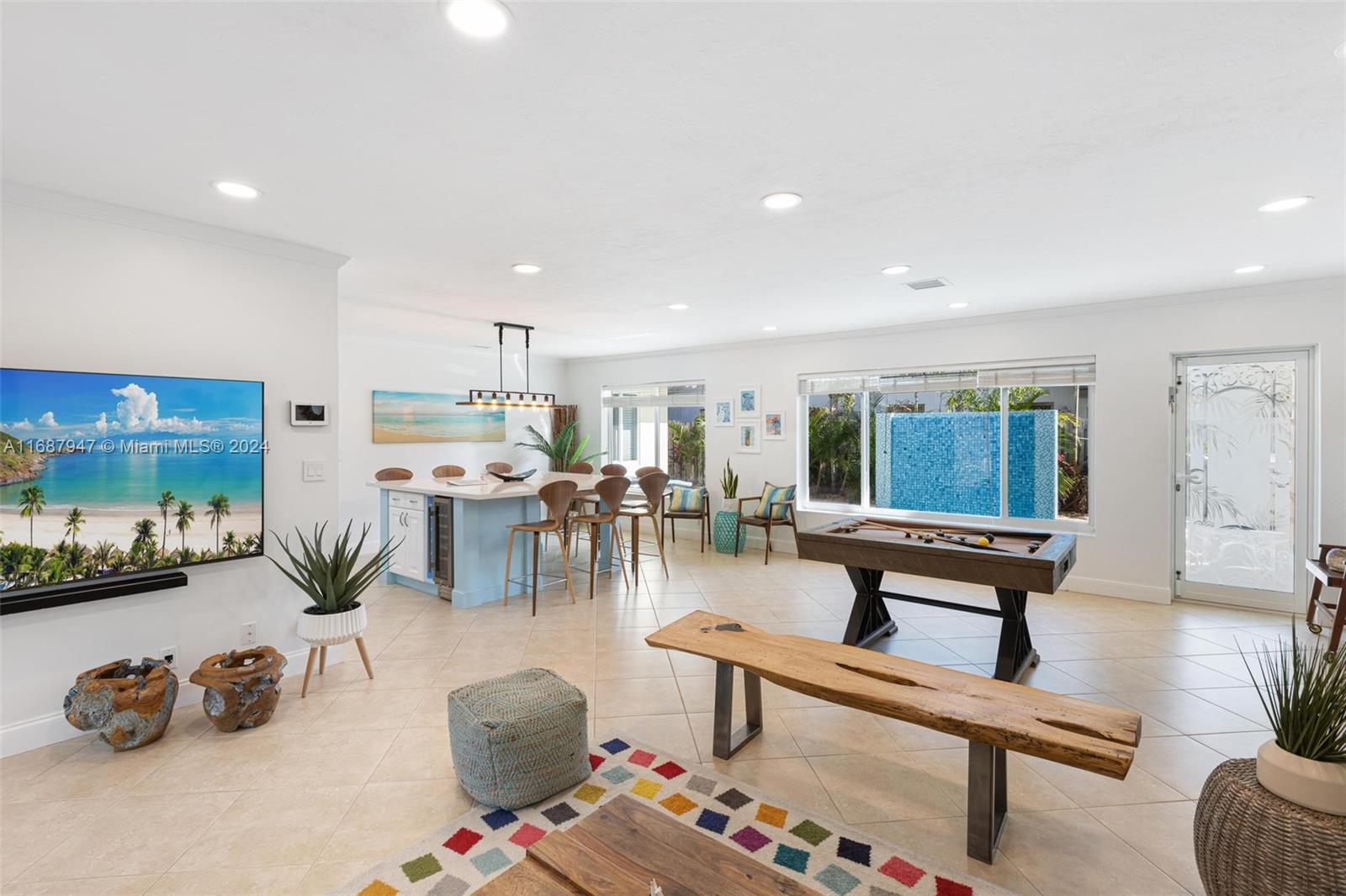290 Tropic Dr