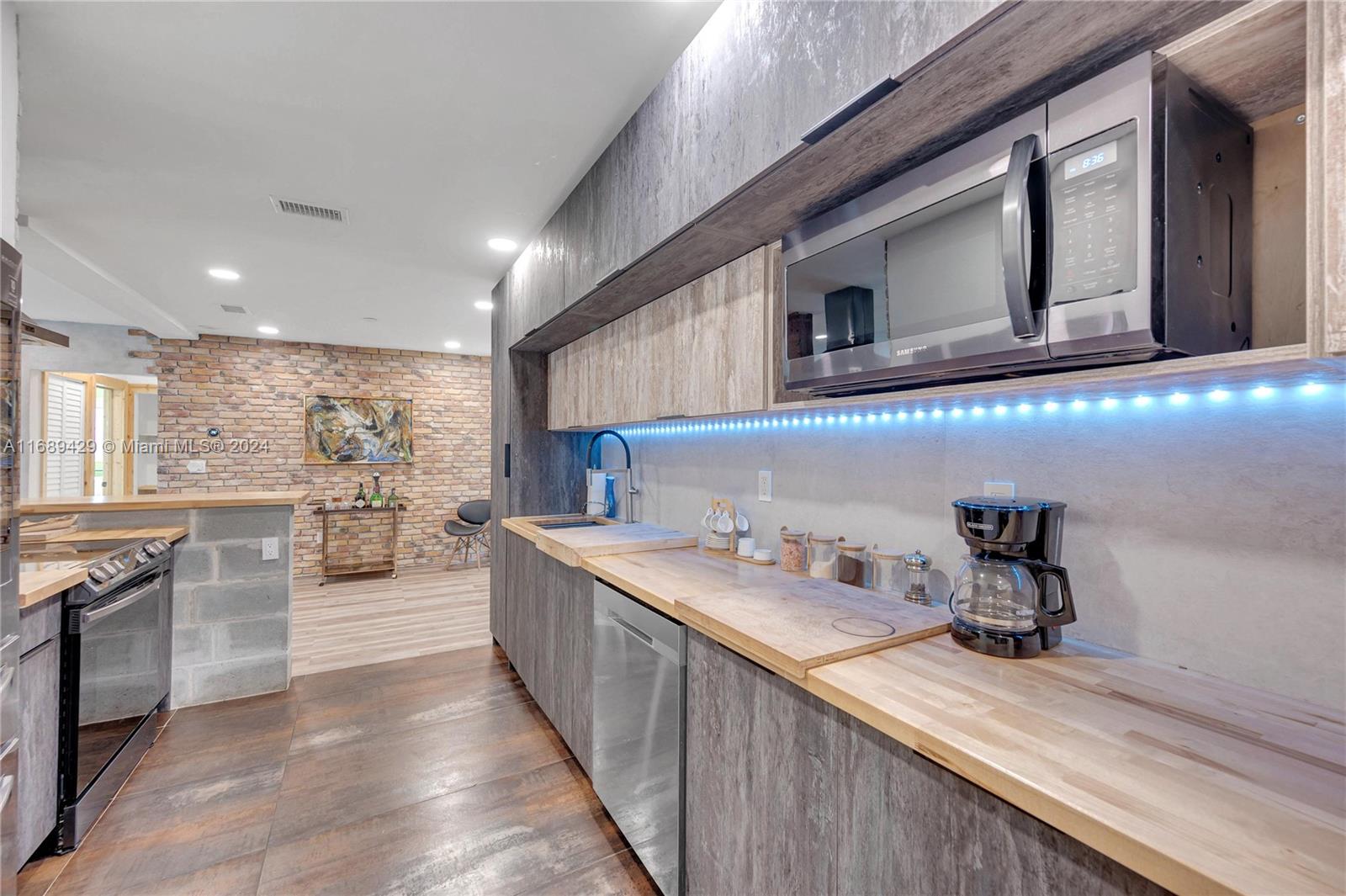 9000 NW 12th Ave Unit: .