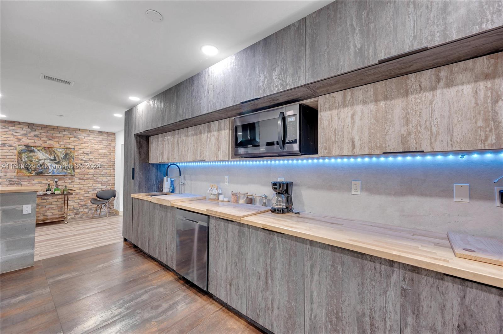 9000 NW 12th Ave Unit: .