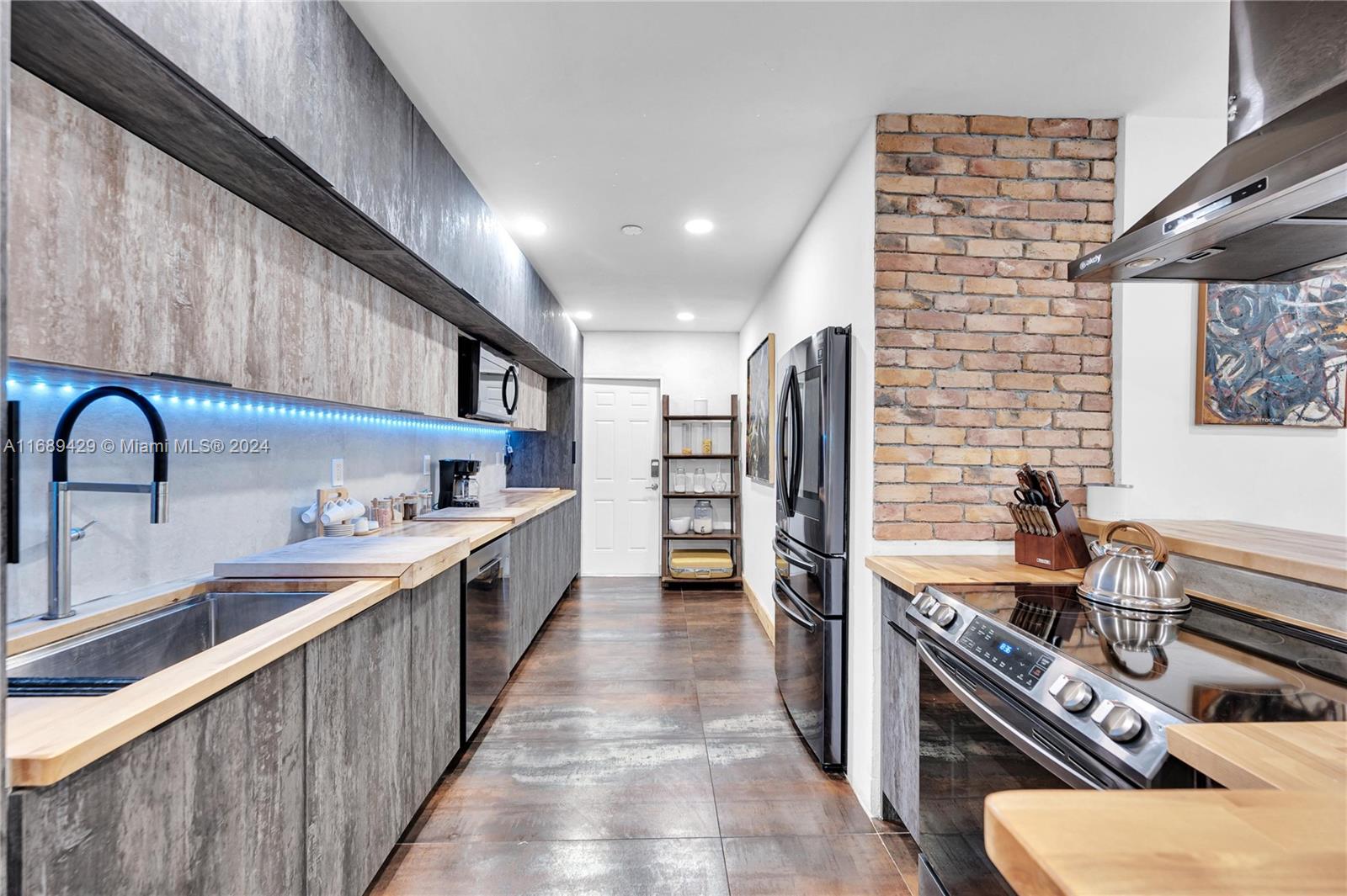 9000 NW 12th Ave Unit: .