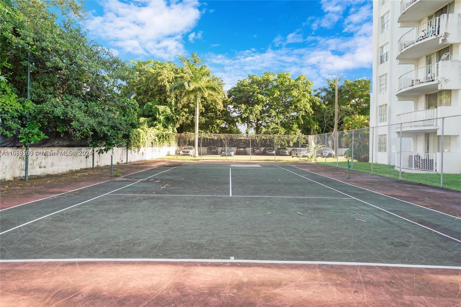 496 NW 165th St Rd # 115 Unit: D-115