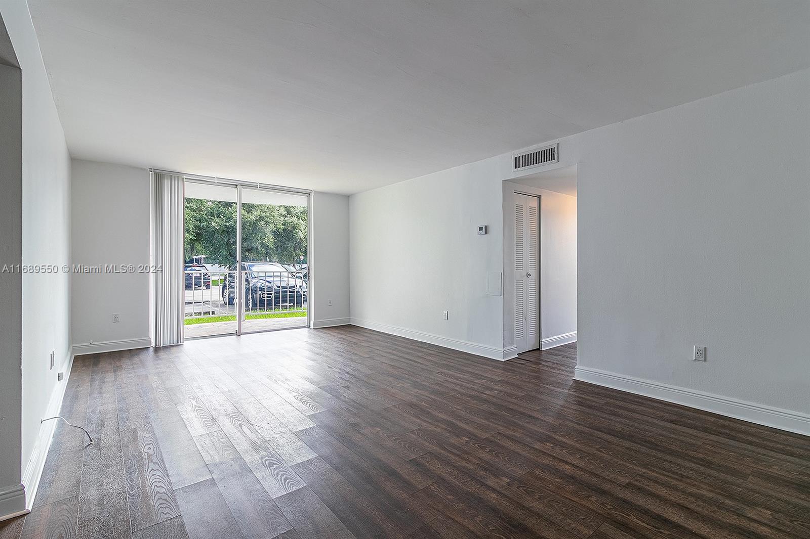 496 NW 165th St Rd # 115 Unit: D-115