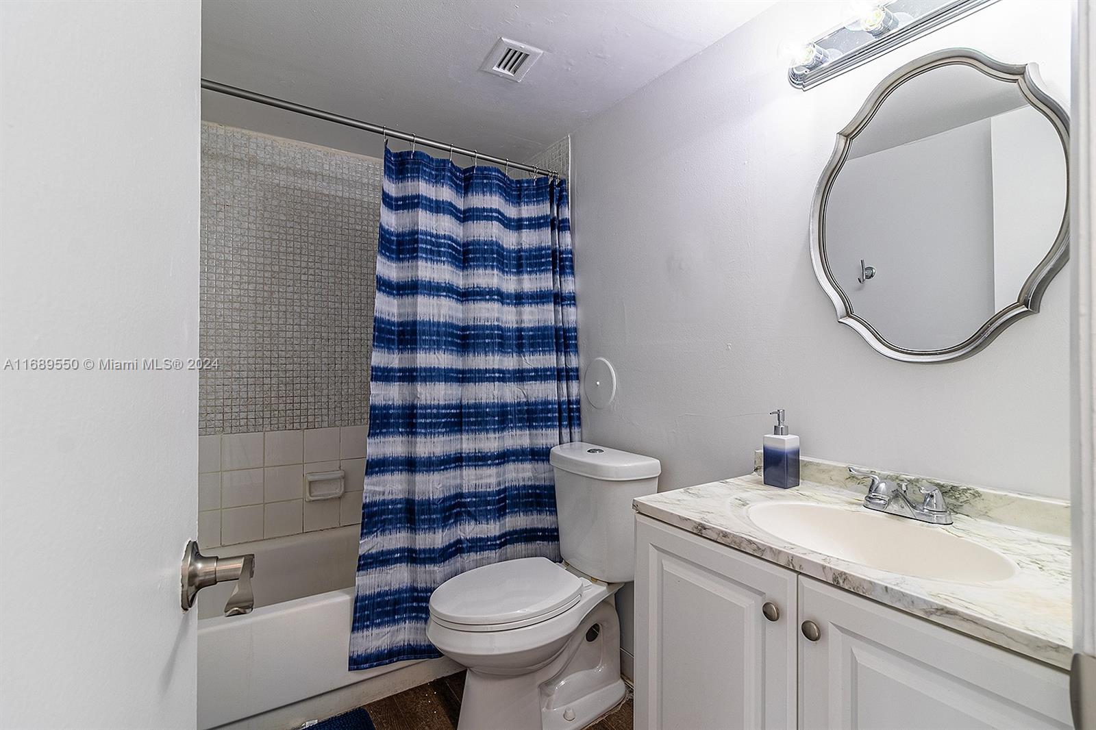 496 NW 165th St Rd # 115 Unit: D-115