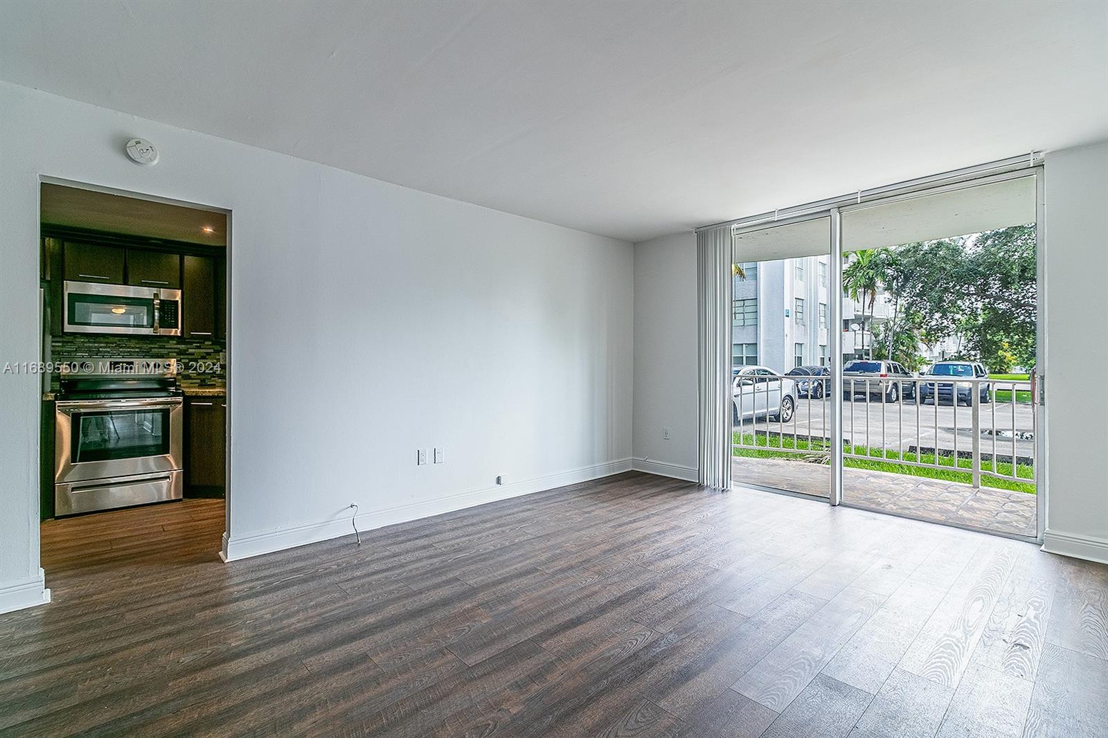 496 NW 165th St Rd # 115 Unit: D-115