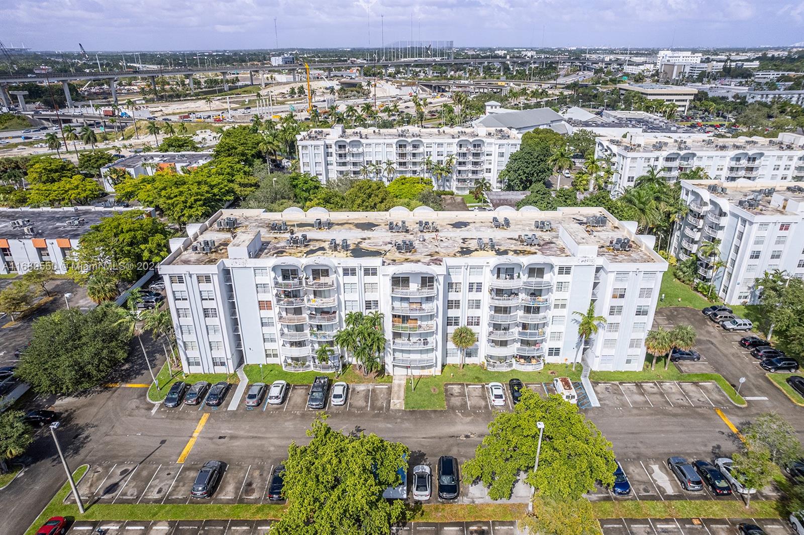 496 NW 165th St Rd # 115 Unit: D-115