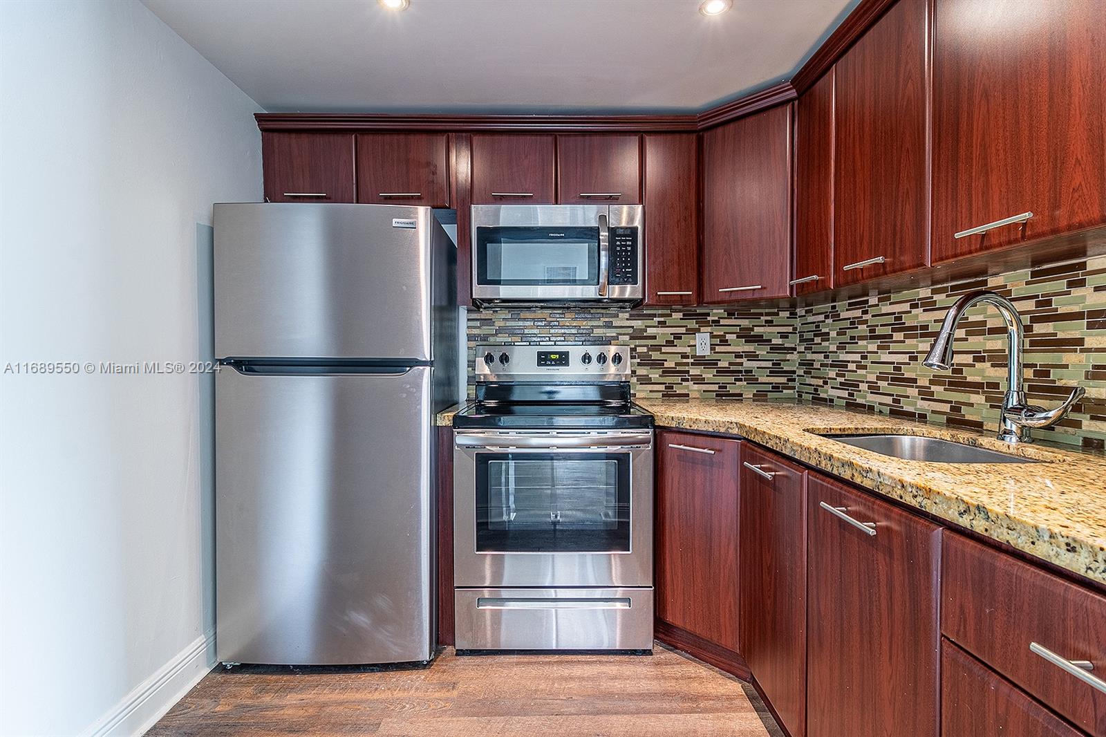 496 NW 165th St Rd # 115 Unit: D-115