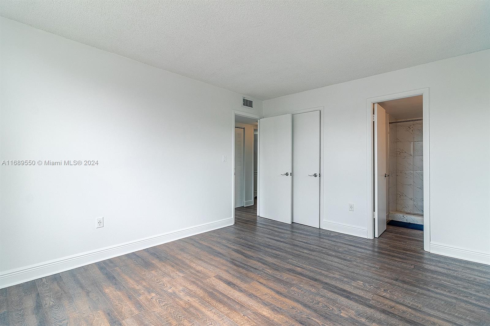 496 NW 165th St Rd # 115 Unit: D-115