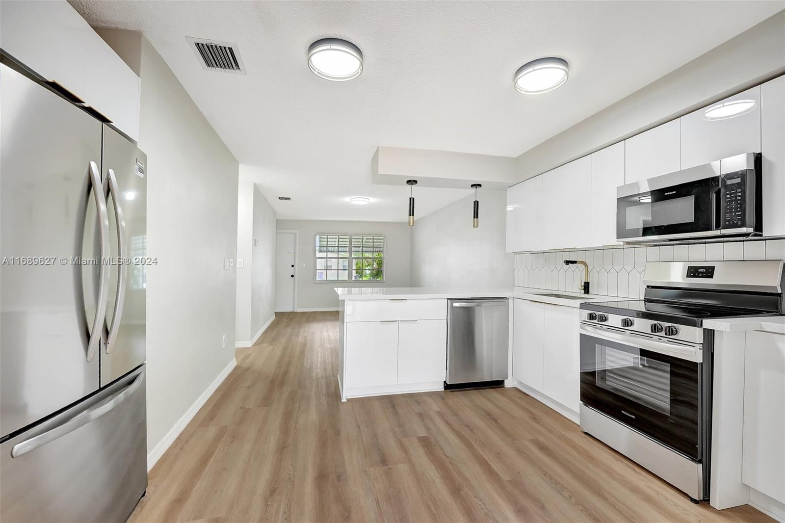 2663 NW 65th Ave