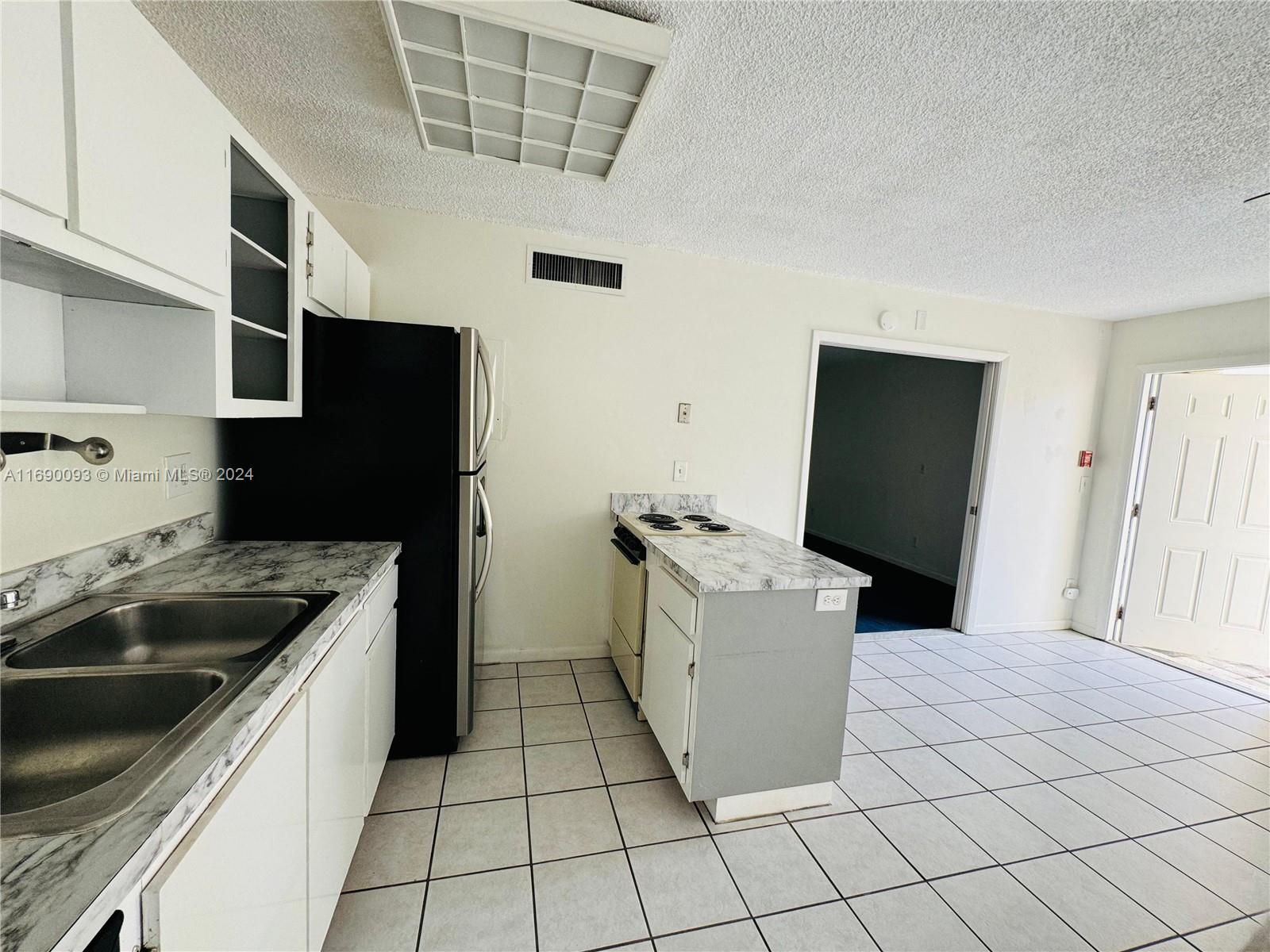635 Executive Center Dr # M101