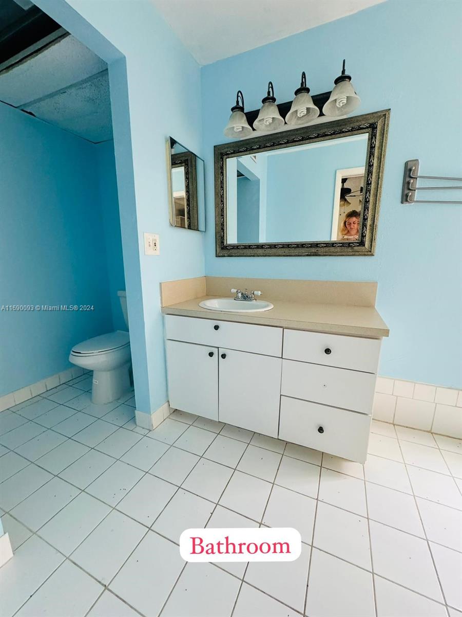 635 Executive Center Dr # M101