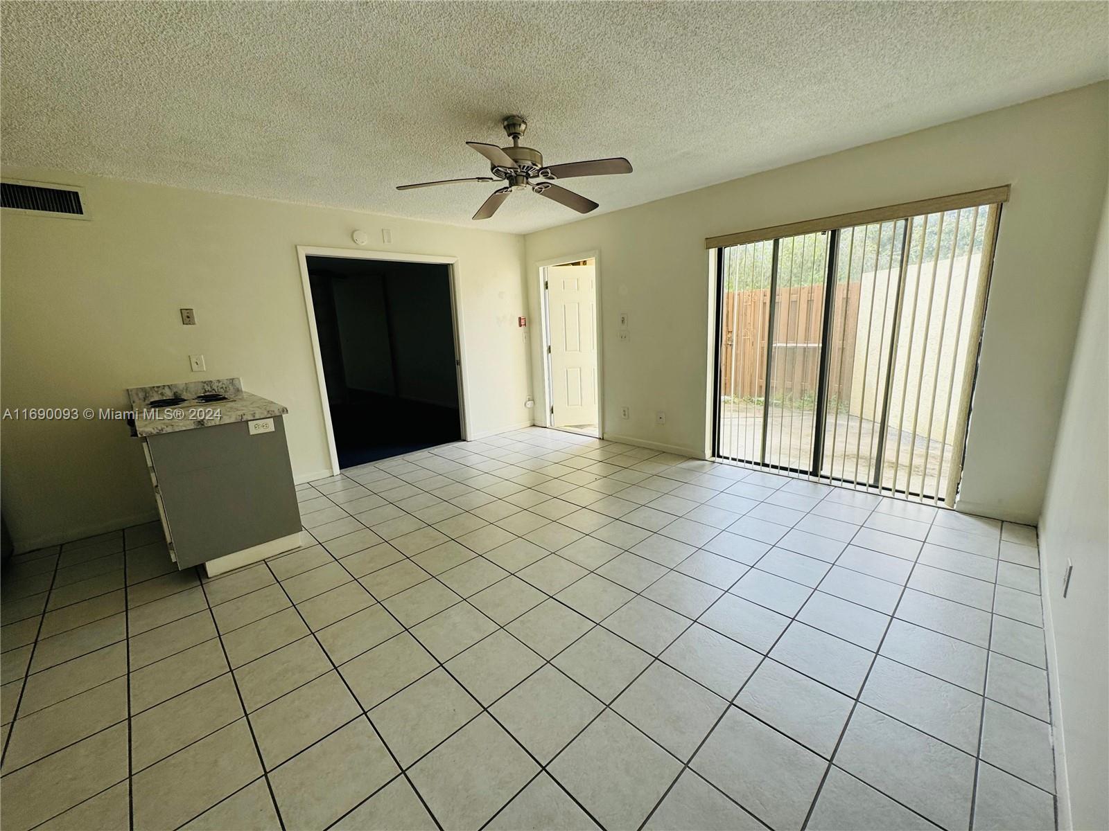 635 Executive Center Dr # M101