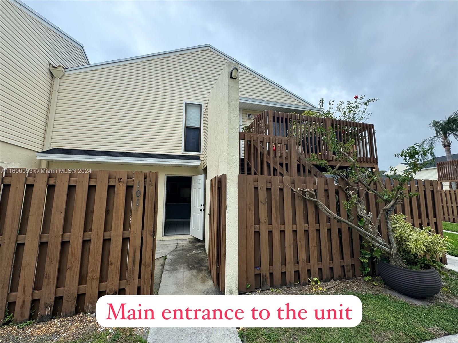 635 Executive Center Dr # M101