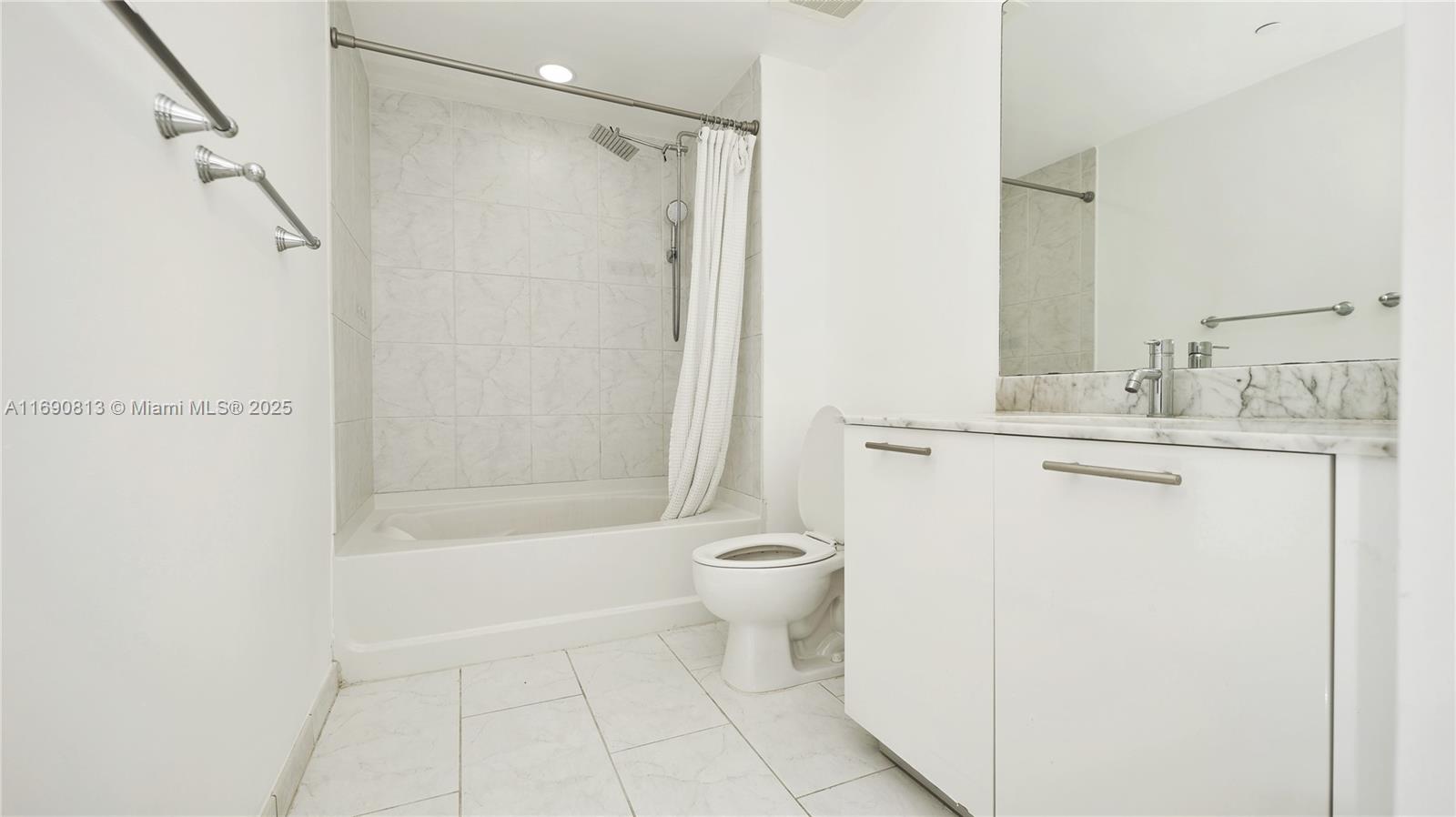 950 Brickell Bay Dr # 2009