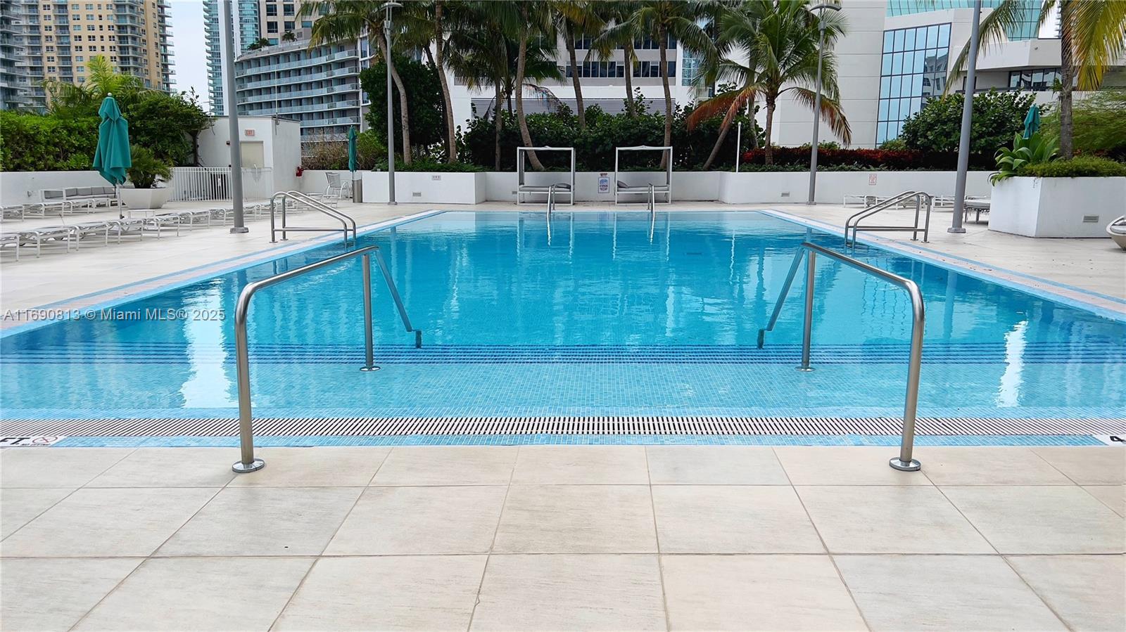 950 Brickell Bay Dr # 2009