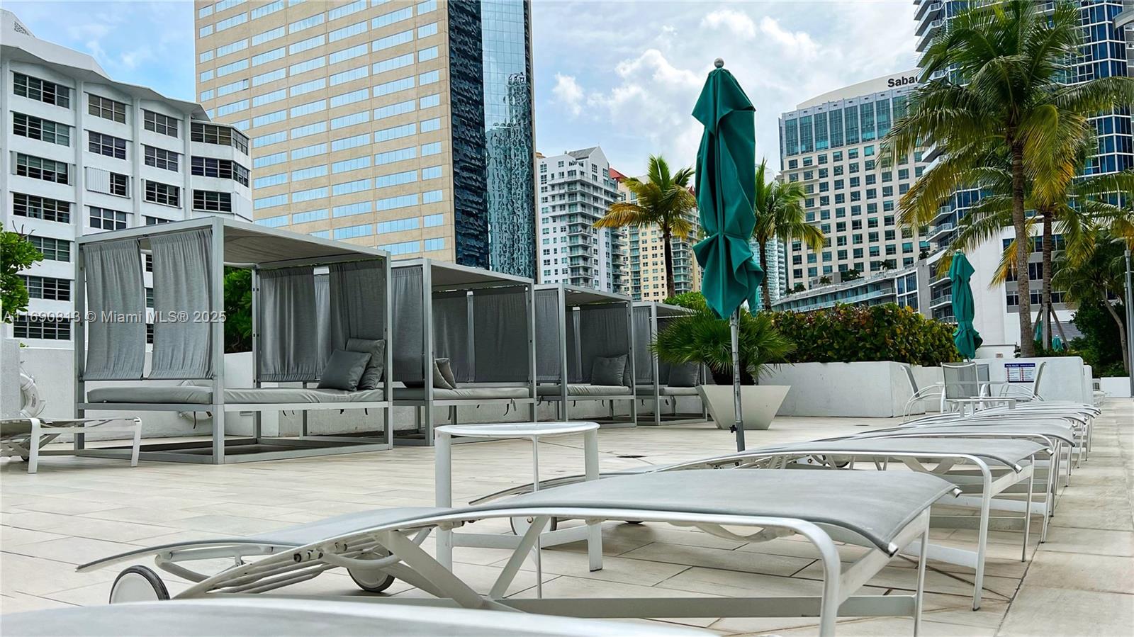 950 Brickell Bay Dr # 2009