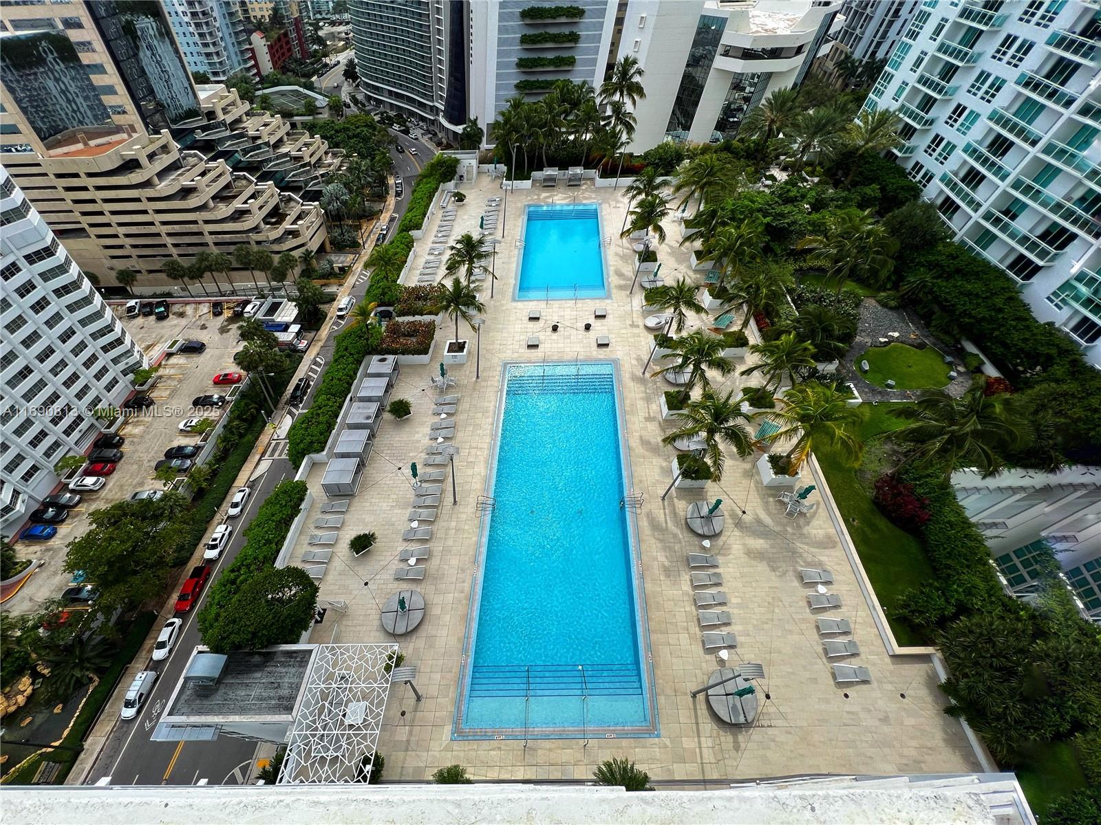 950 Brickell Bay Dr # 2009