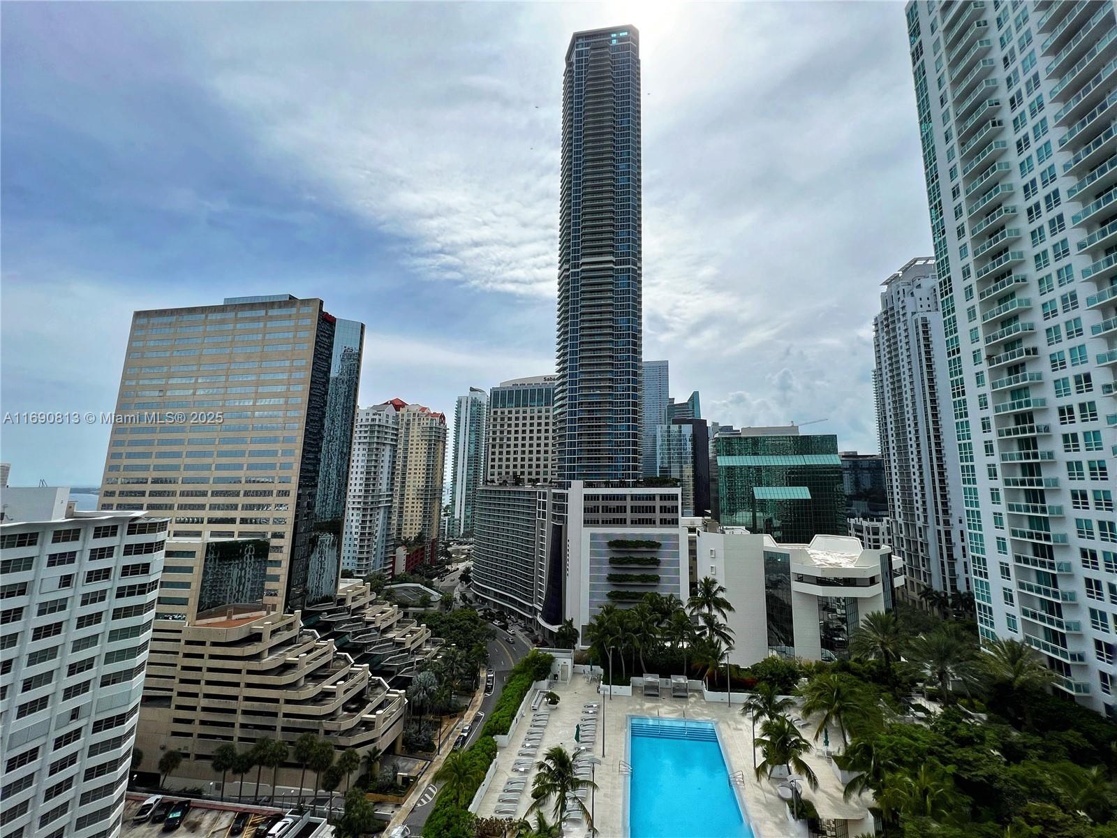 950 Brickell Bay Dr # 2009