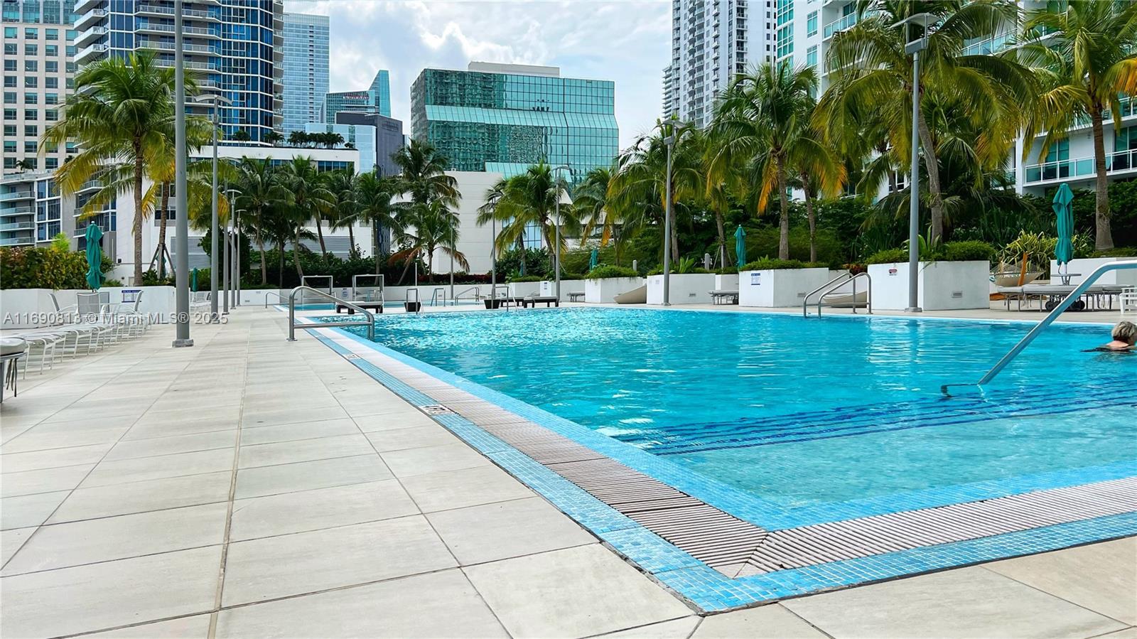 950 Brickell Bay Dr # 2009