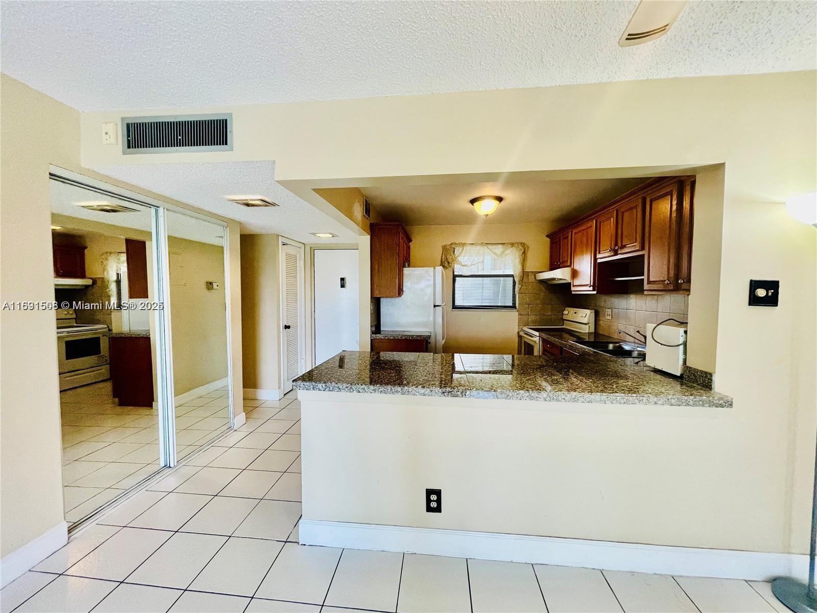 2322 S Cypress Bend Dr # 209