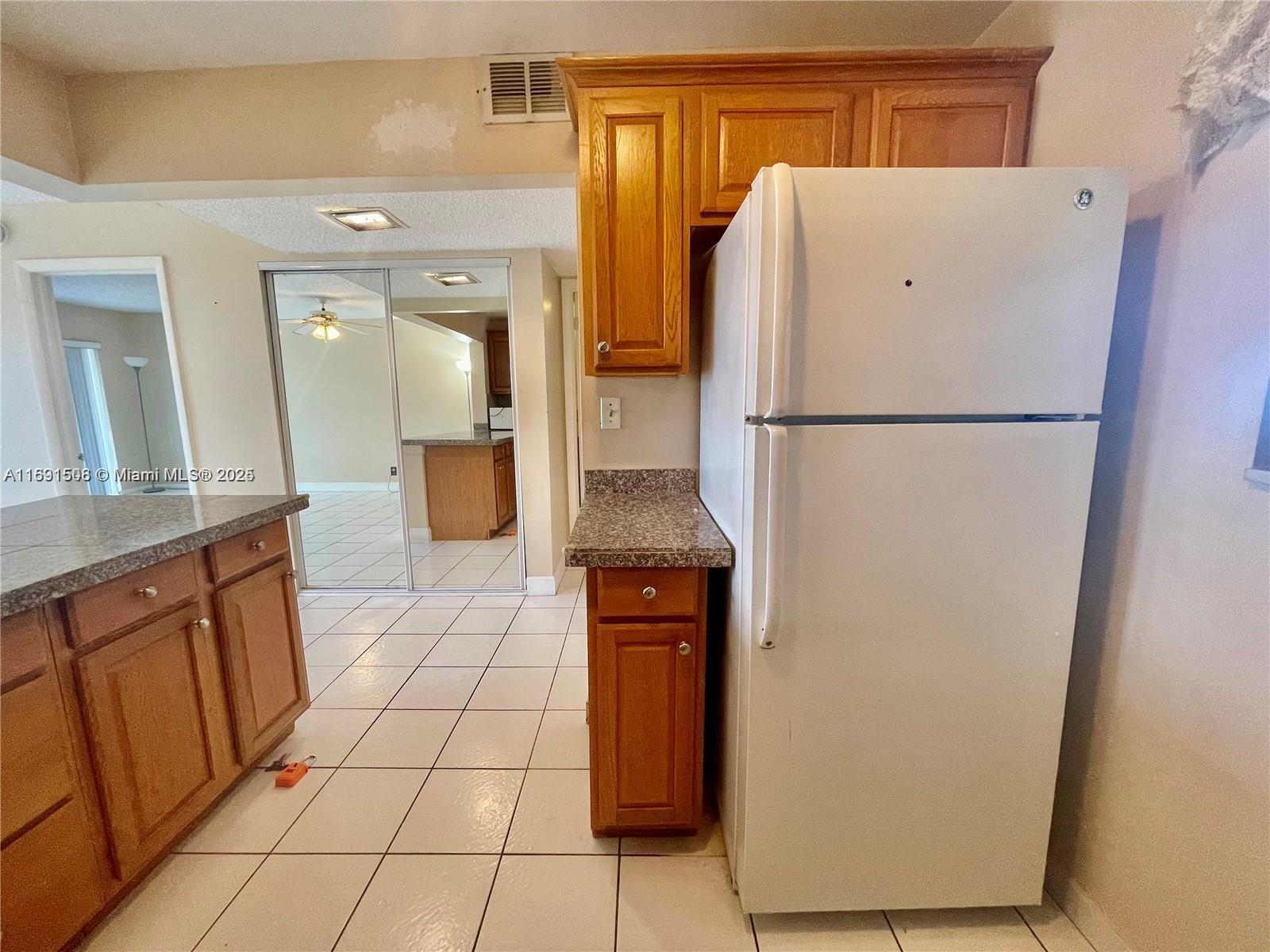 2322 S Cypress Bend Dr # 209