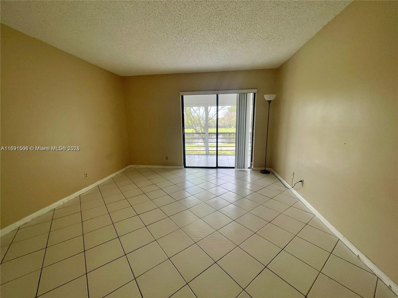 2322 S Cypress Bend Dr # 209