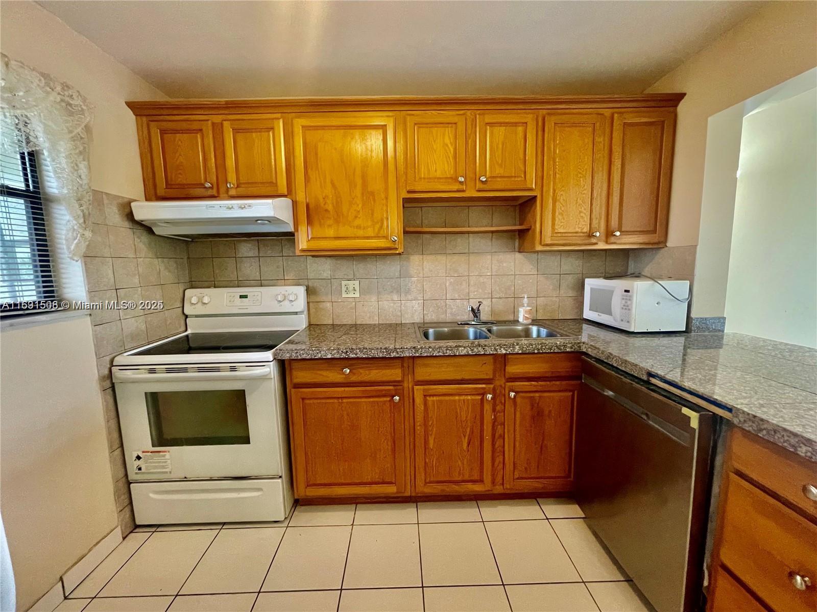 2322 S Cypress Bend Dr # 209