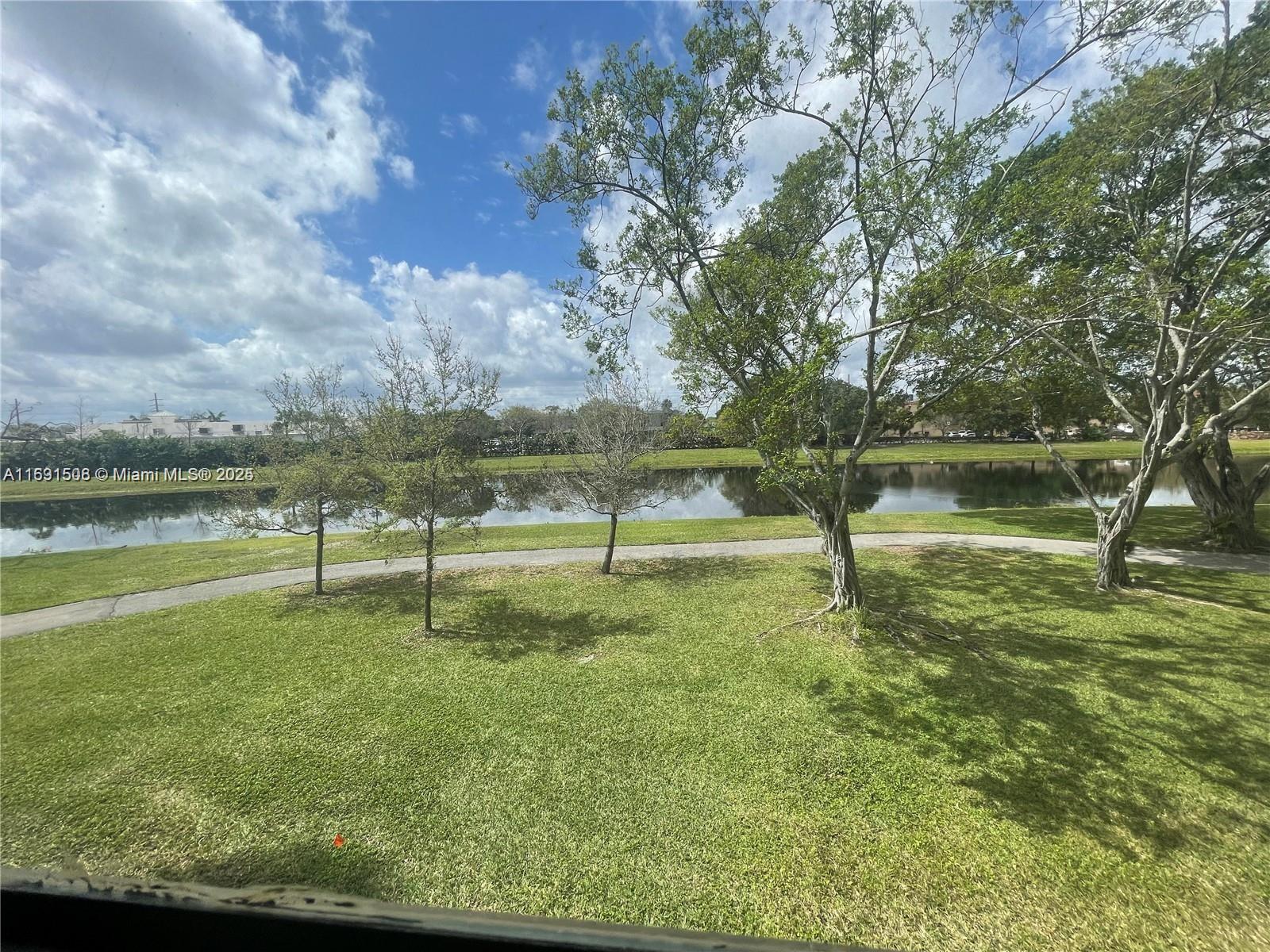 2322 S Cypress Bend Dr # 209