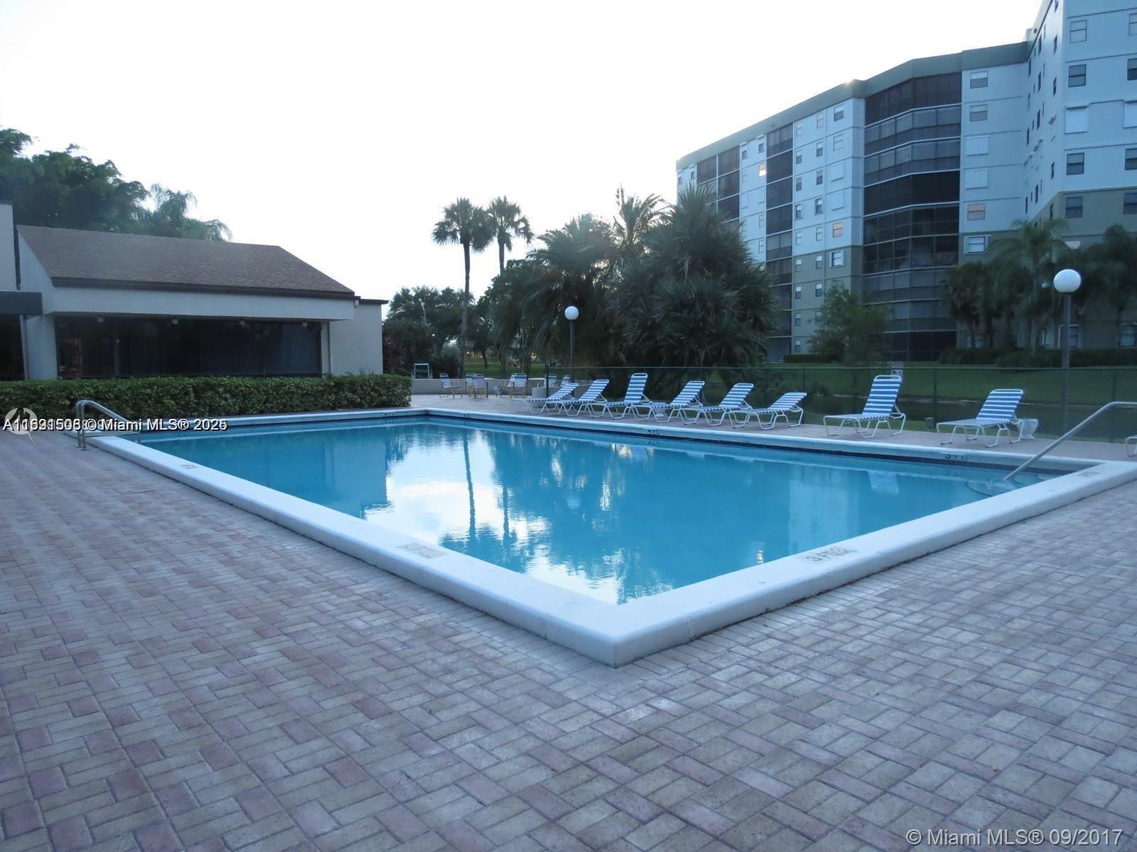 2322 S Cypress Bend Dr # 209