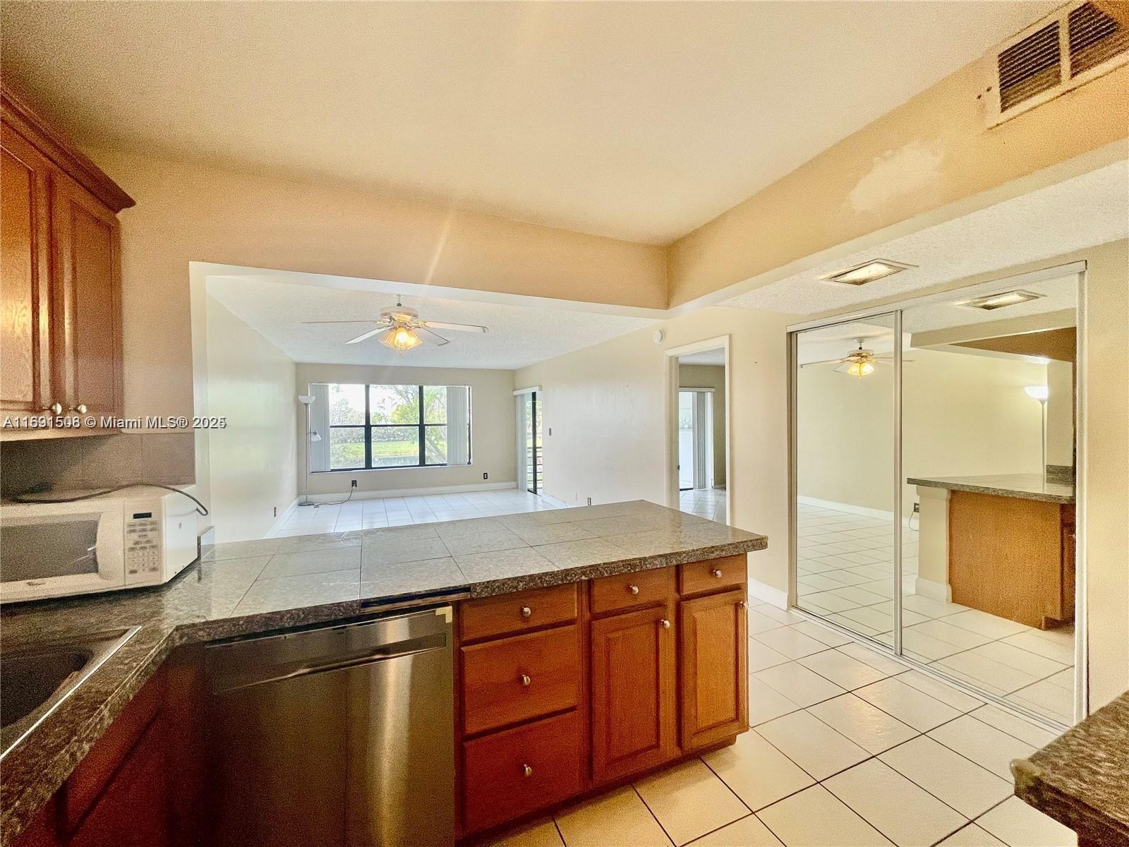2322 S Cypress Bend Dr # 209