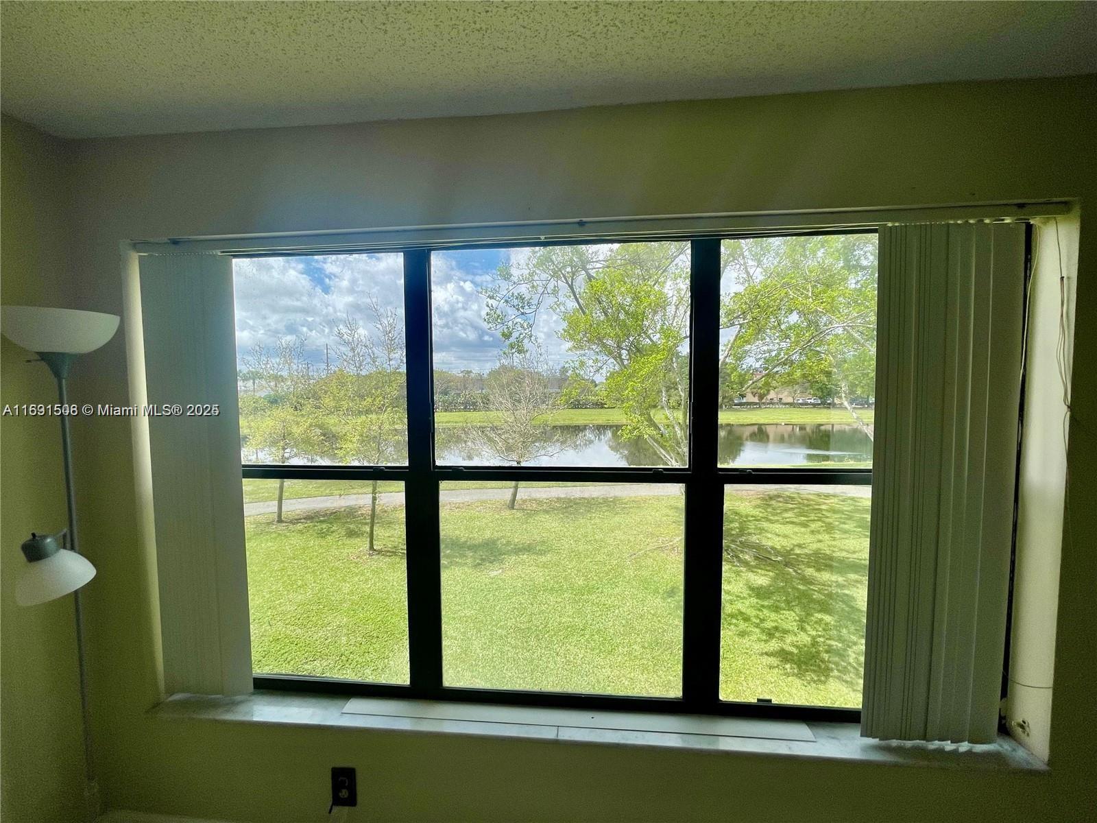 2322 S Cypress Bend Dr # 209