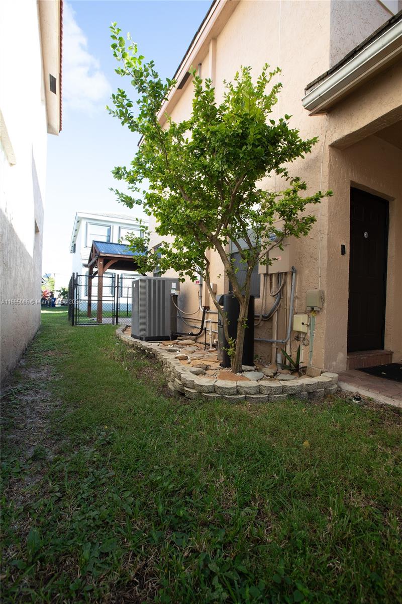 11133 NW 34th Ct