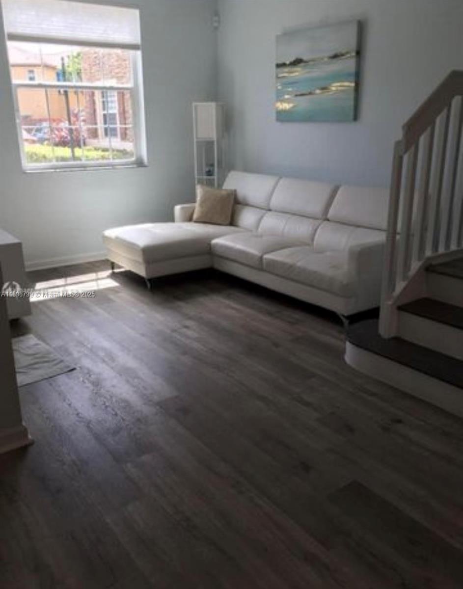 1690 NE 33rd Ave # 6 Unit: 104-6