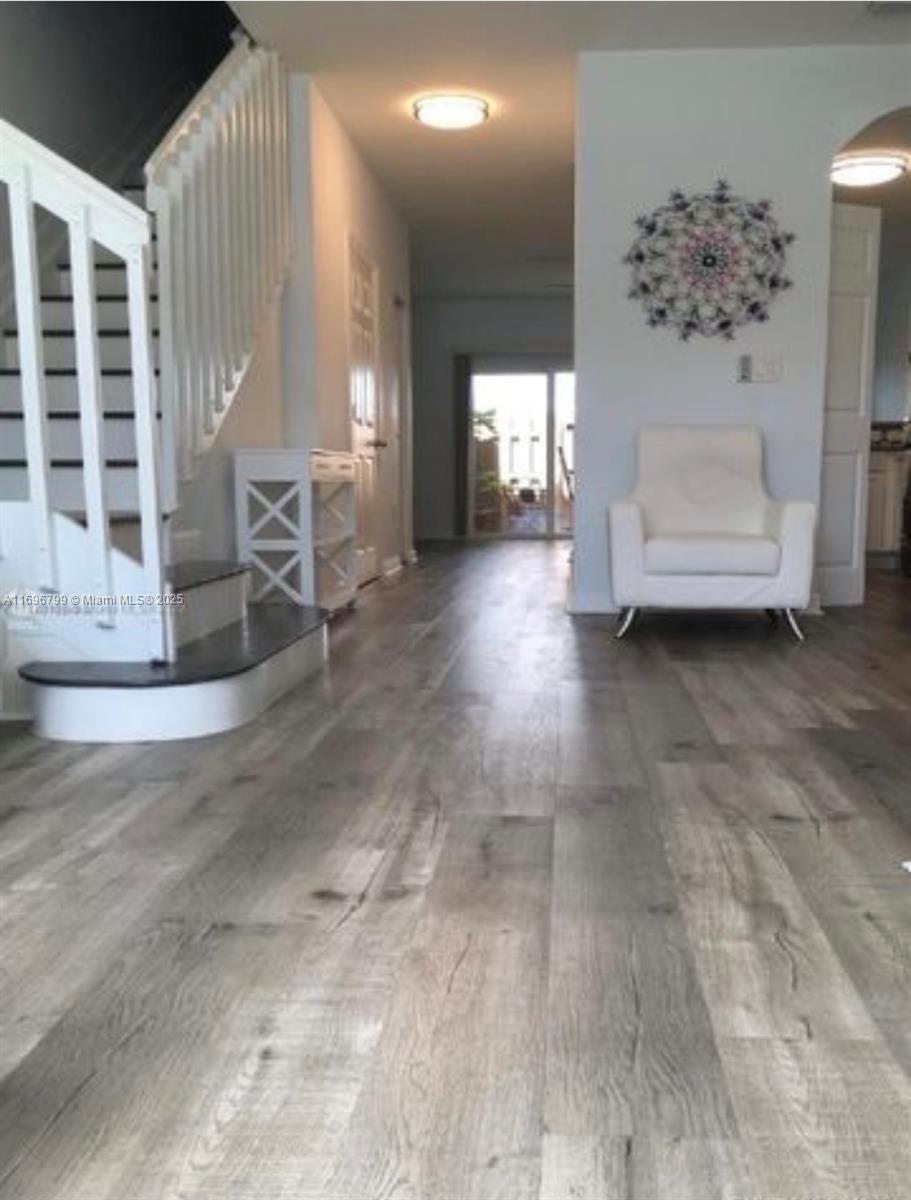 1690 NE 33rd Ave # 6 Unit: 104-6