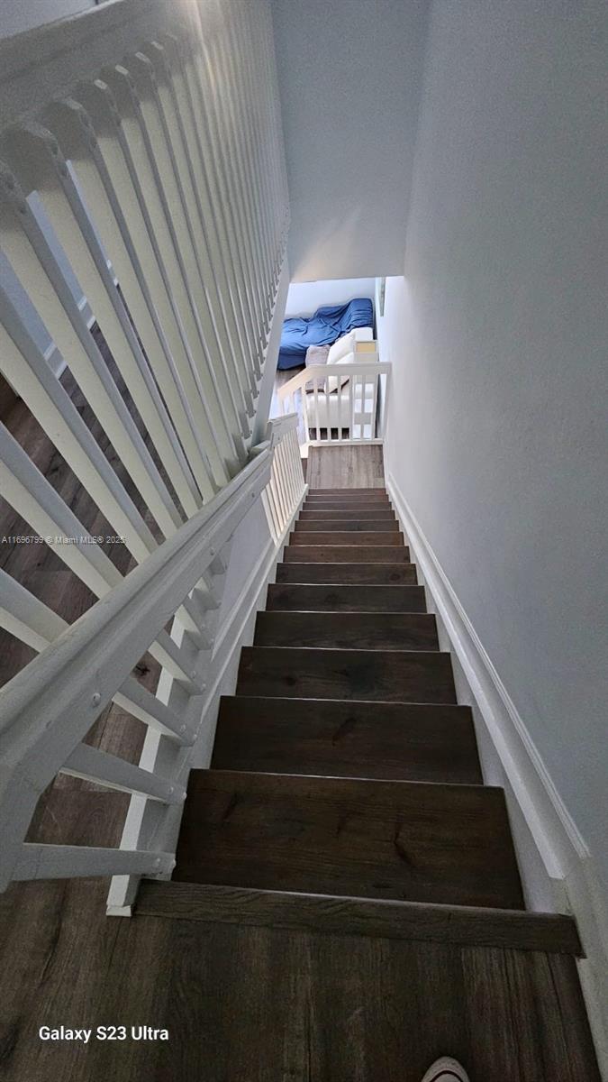 1690 NE 33rd Ave # 6 Unit: 104-6