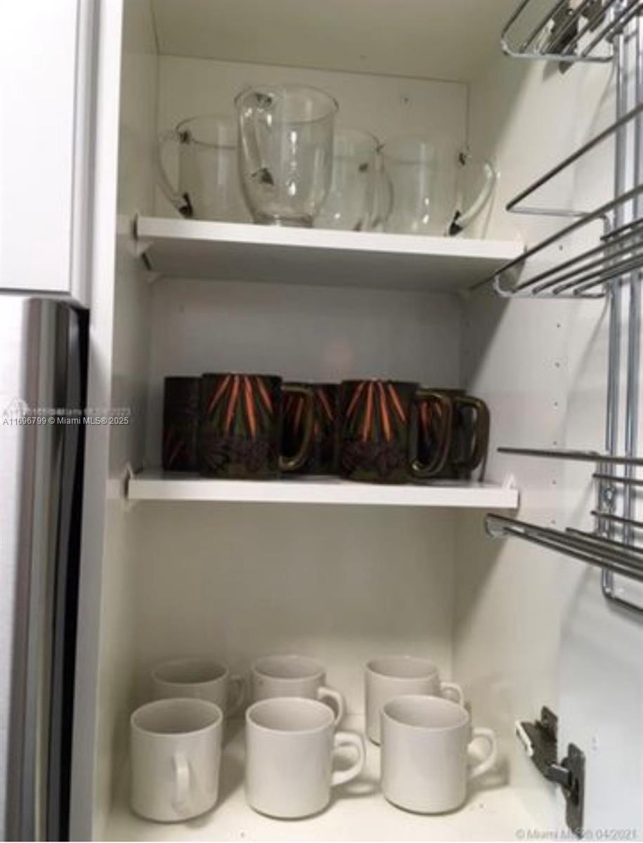 1690 NE 33rd Ave # 6 Unit: 104-6