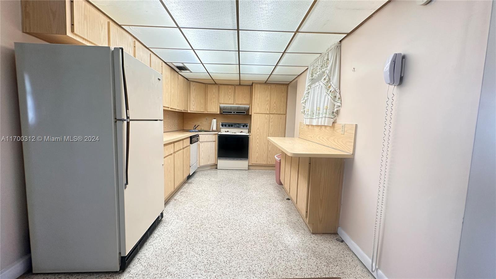 1250 W 35th St