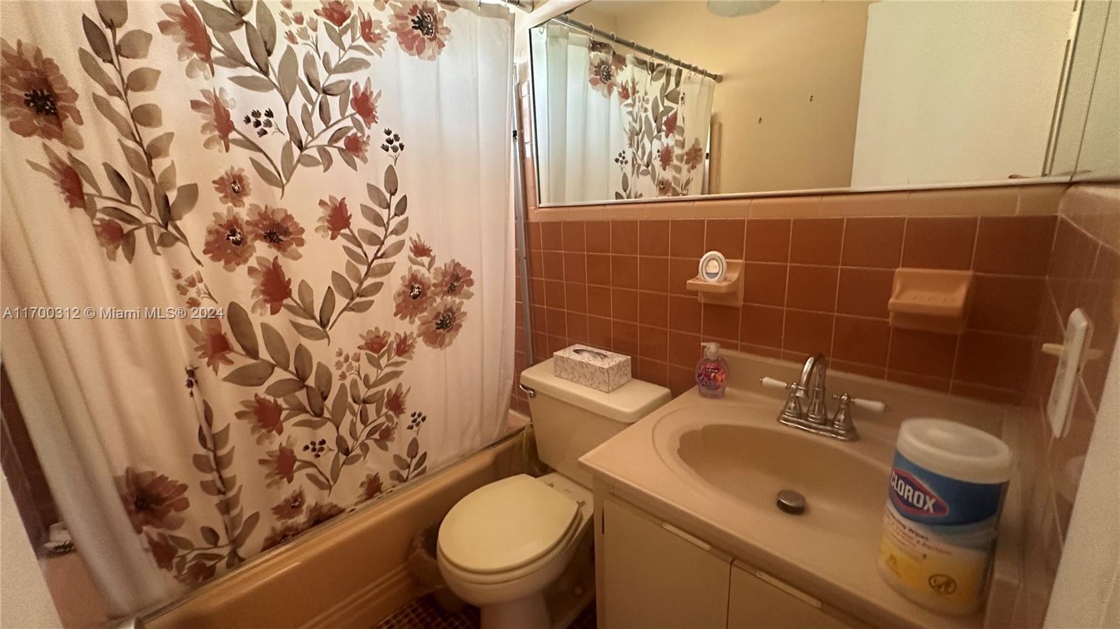 1250 W 35th St