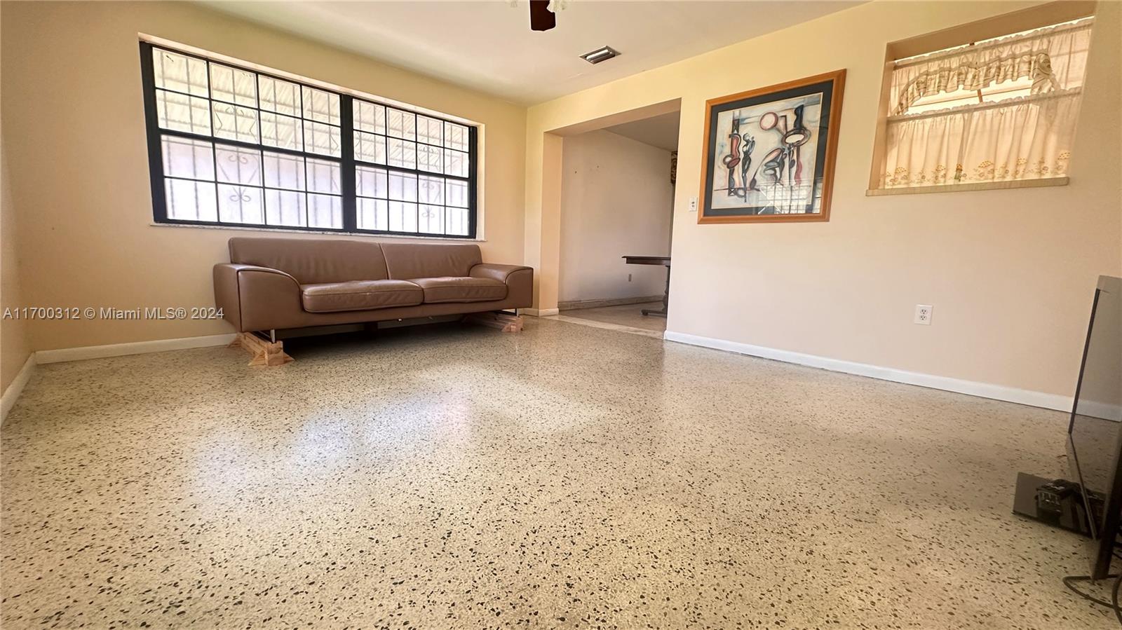1250 W 35th St
