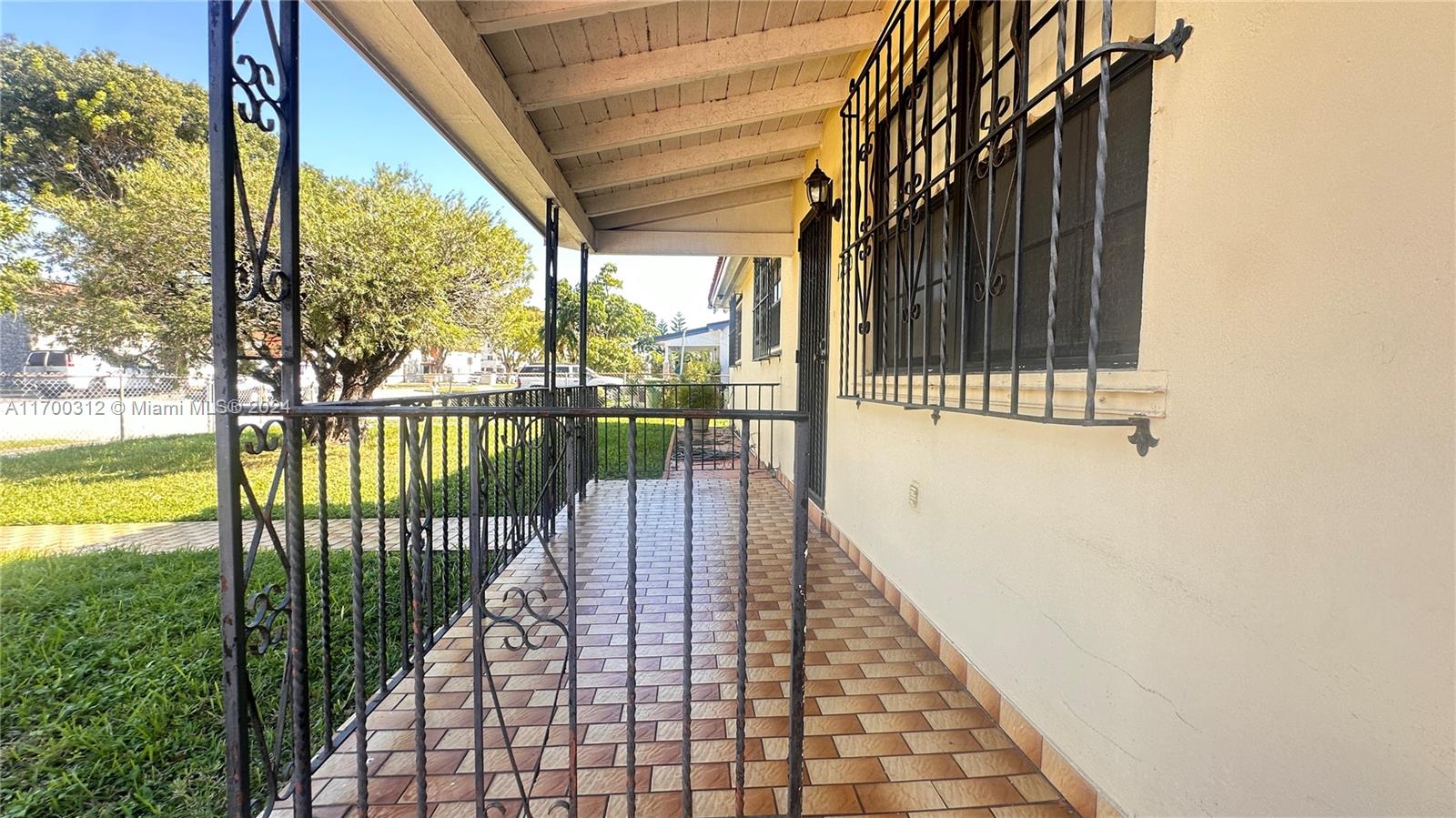 1250 W 35th St
