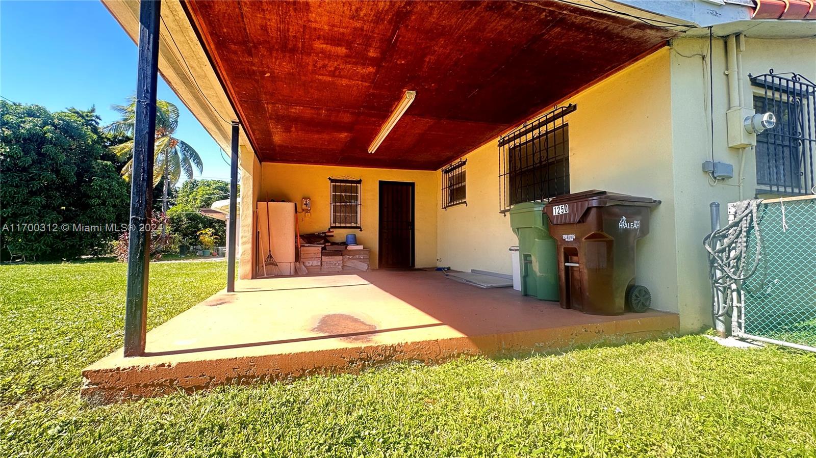 1250 W 35th St