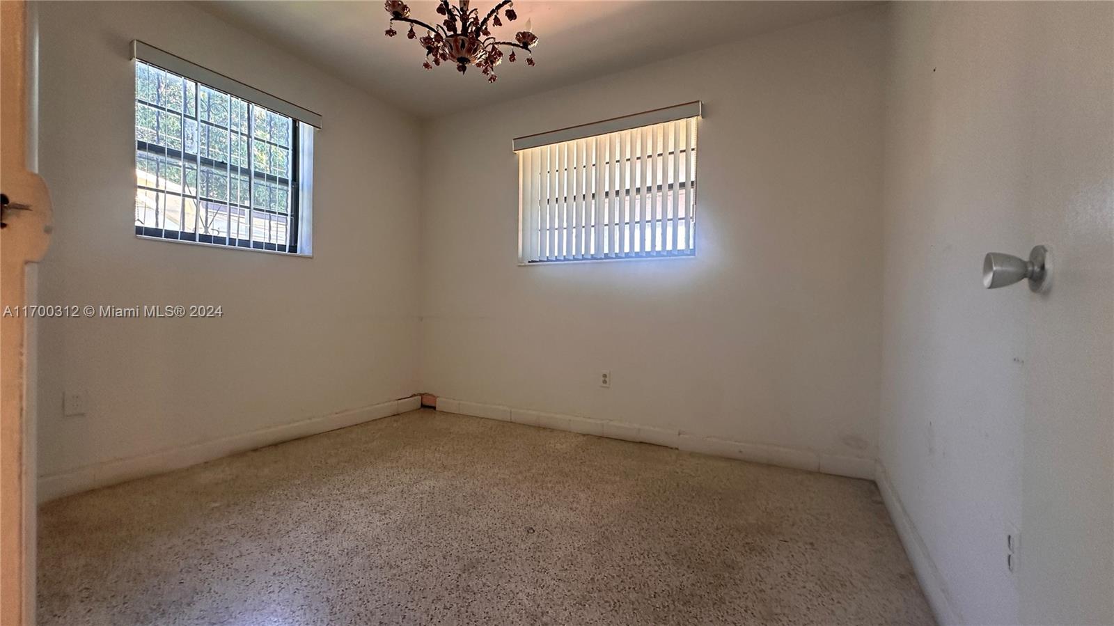 1250 W 35th St
