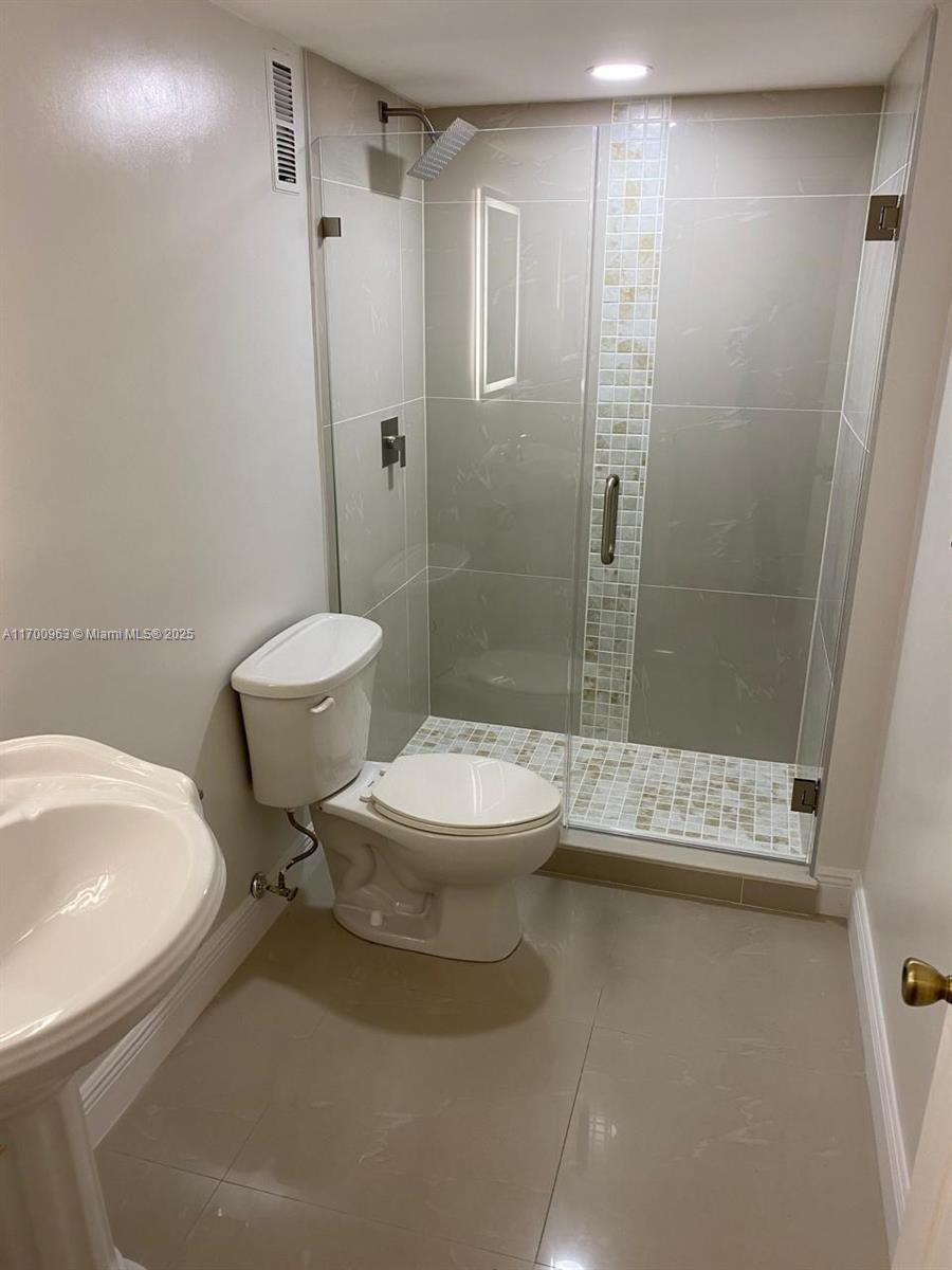 1300 NE Miami Gardens Dr Unit: 307E