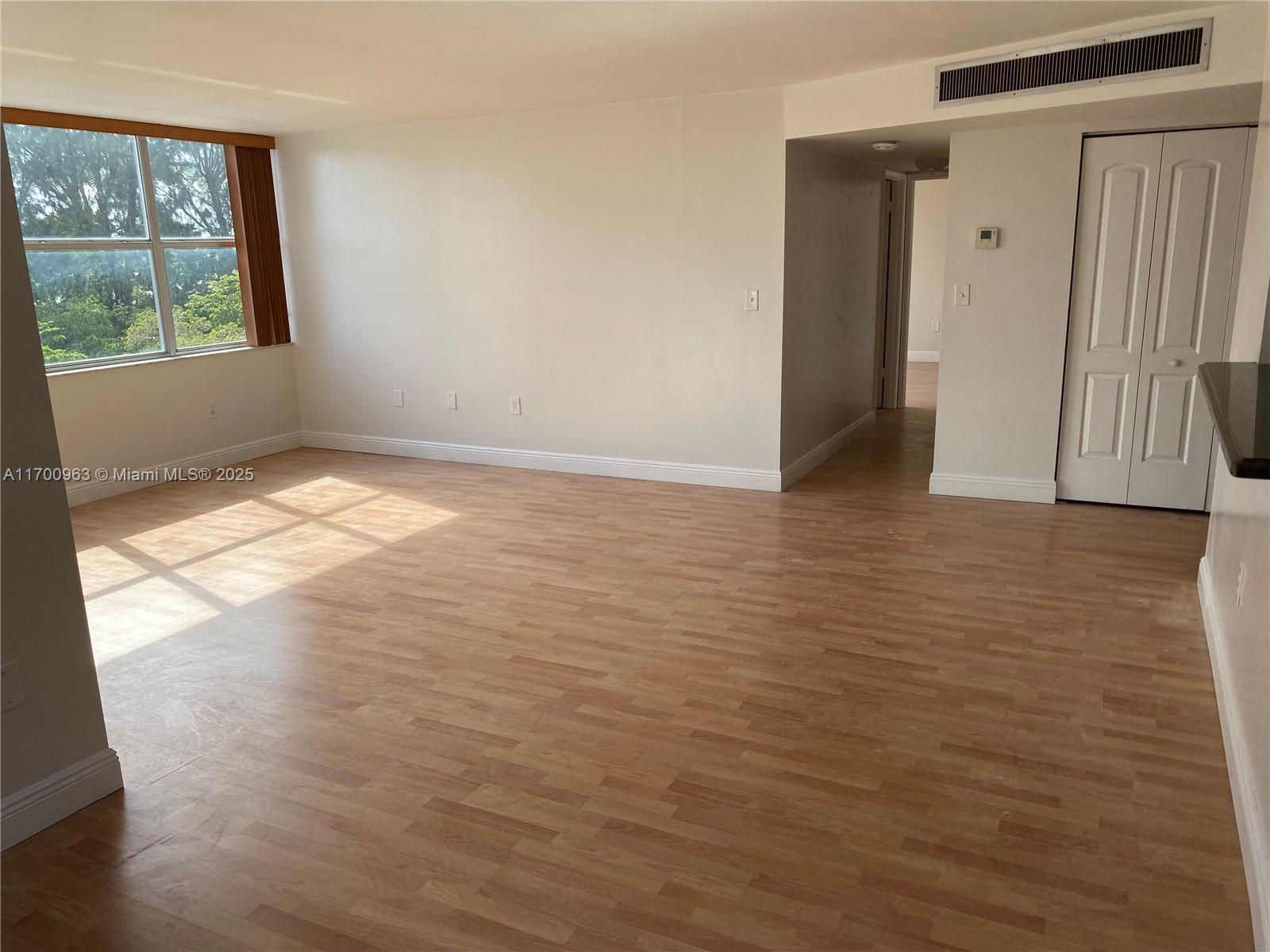1300 NE Miami Gardens Dr Unit: 307E