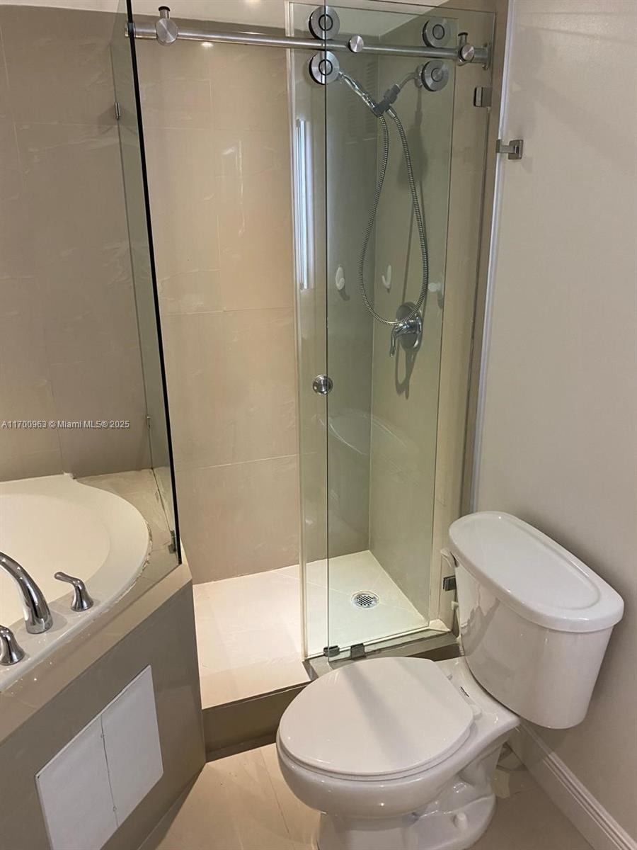 1300 NE Miami Gardens Dr Unit: 307E